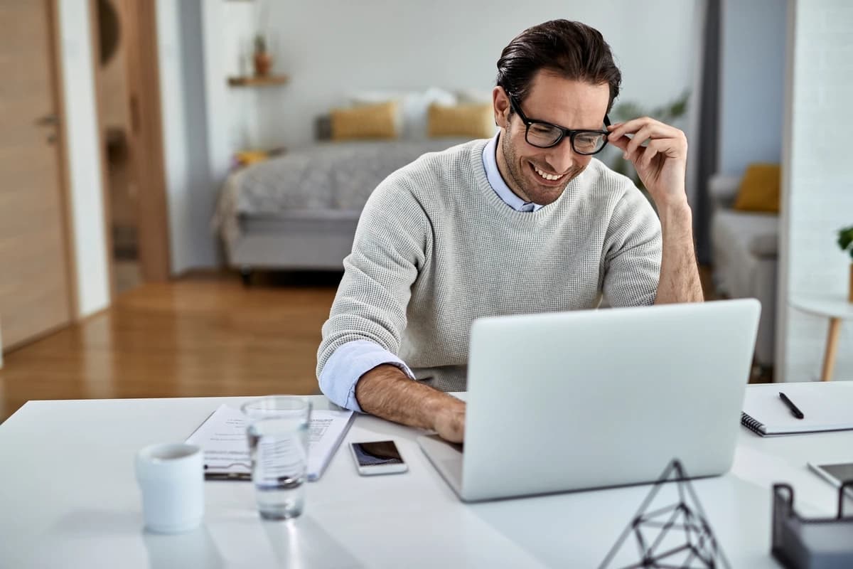 Auxílio home office: regras atualizadas e como funciona