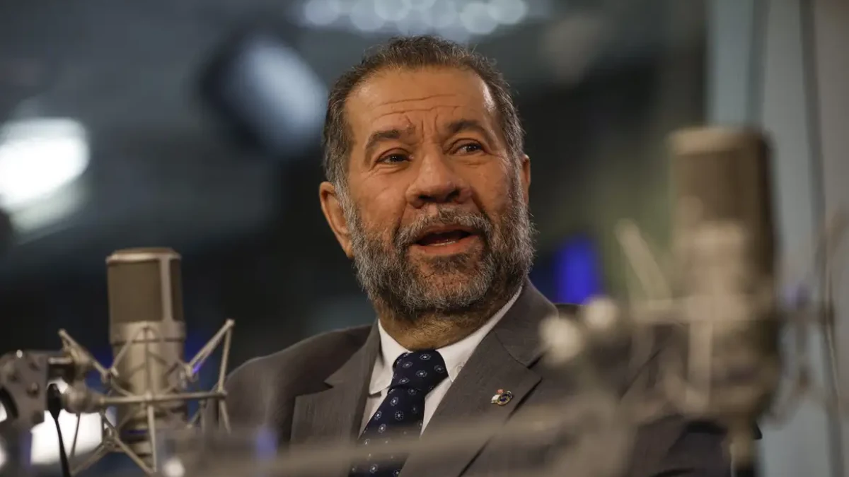 Ministro afirma que "é impossível" teto de juros do consignado aumentar