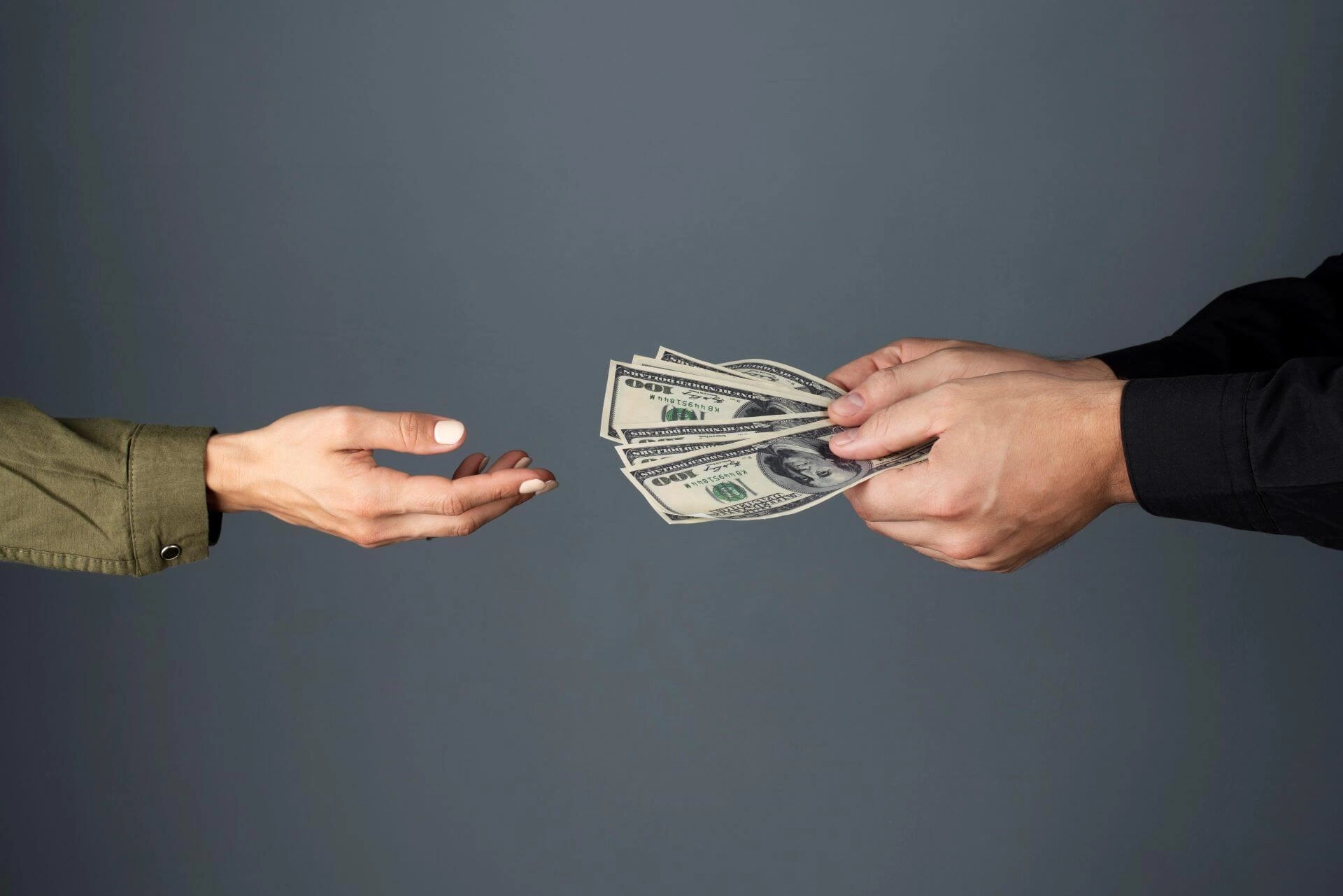 Pegar empréstimo com agiota é crime?