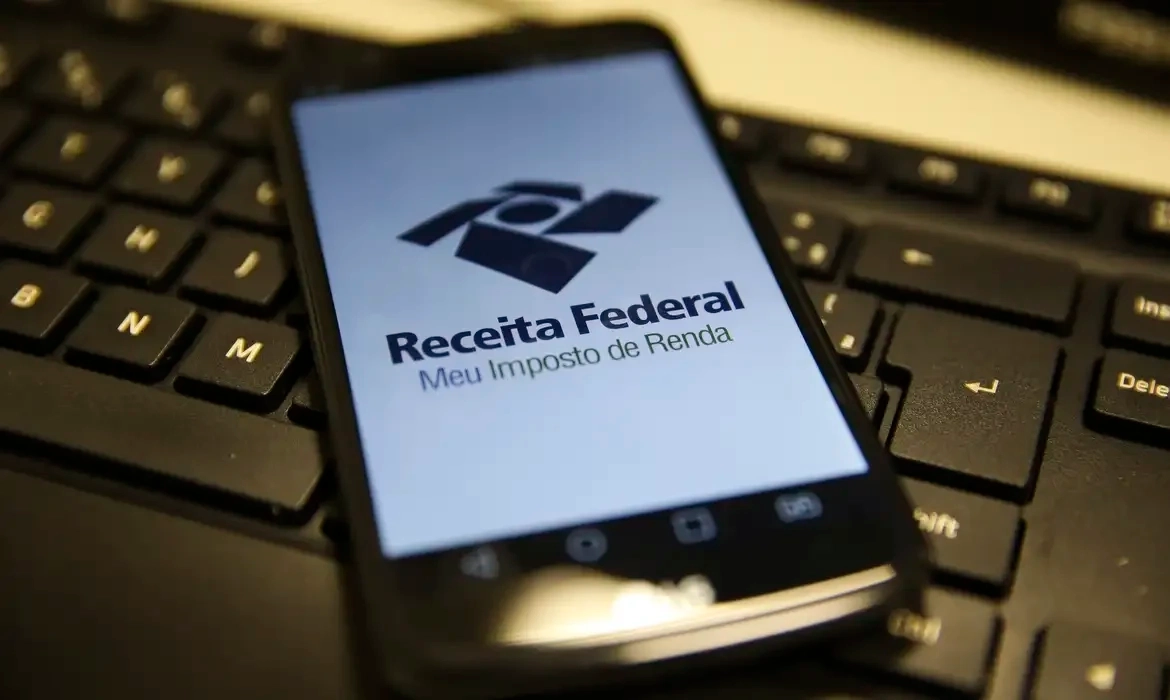 IRPF 2024: Dívidas acima de R$ 5.000 exigem declaração; saiba como fazer e evite multas