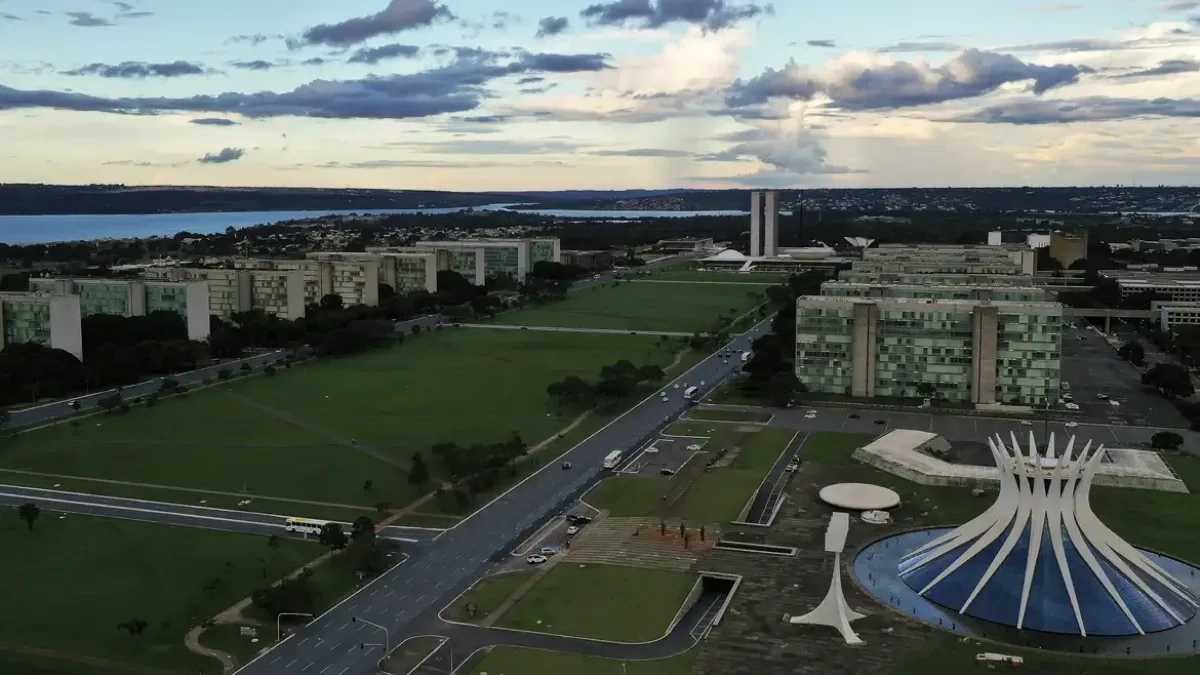 Governo finaliza projeto de reajuste salarial para servidores públicos; veja como ficou