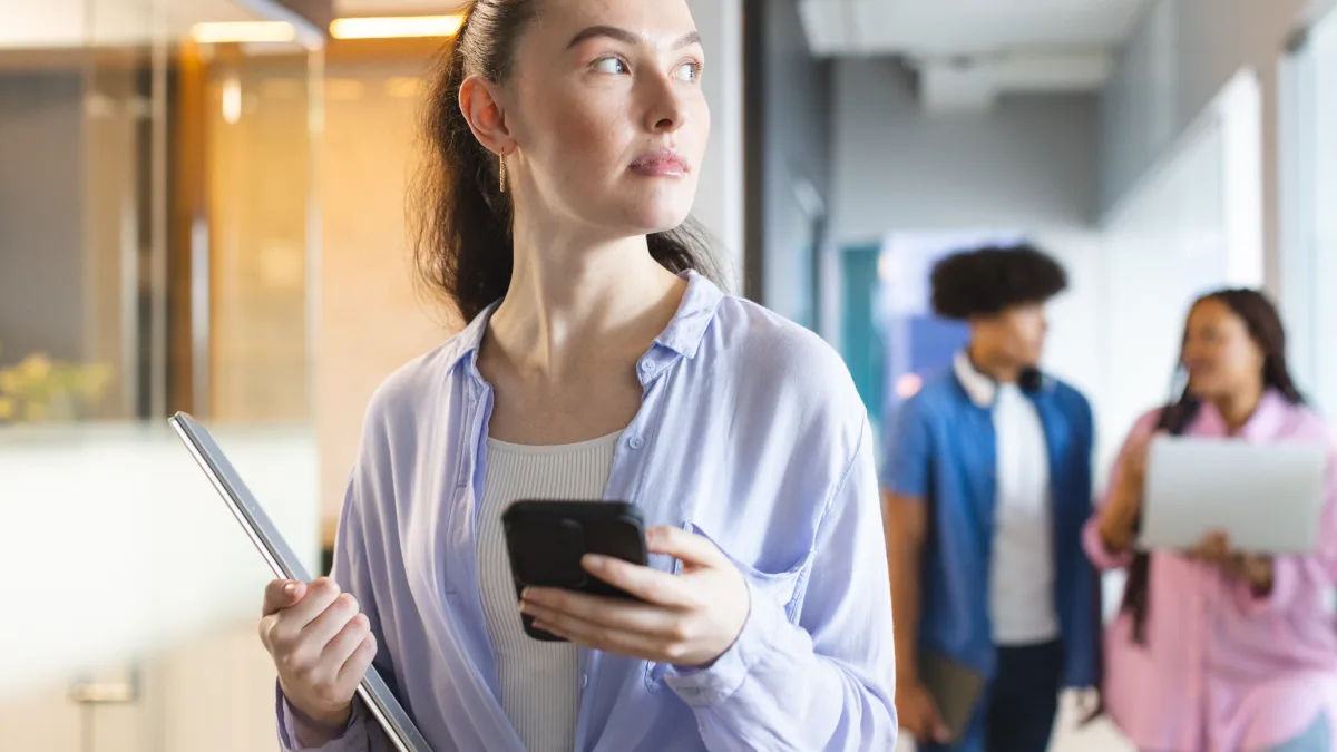 Governo firma acordo de reestruturação de salário para servidores públicos