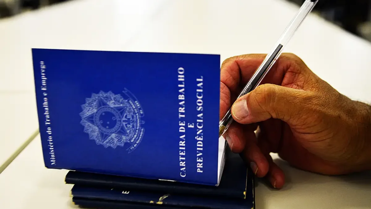 Servidor público agora pode ser contratado via CLT; o que pode mudar?