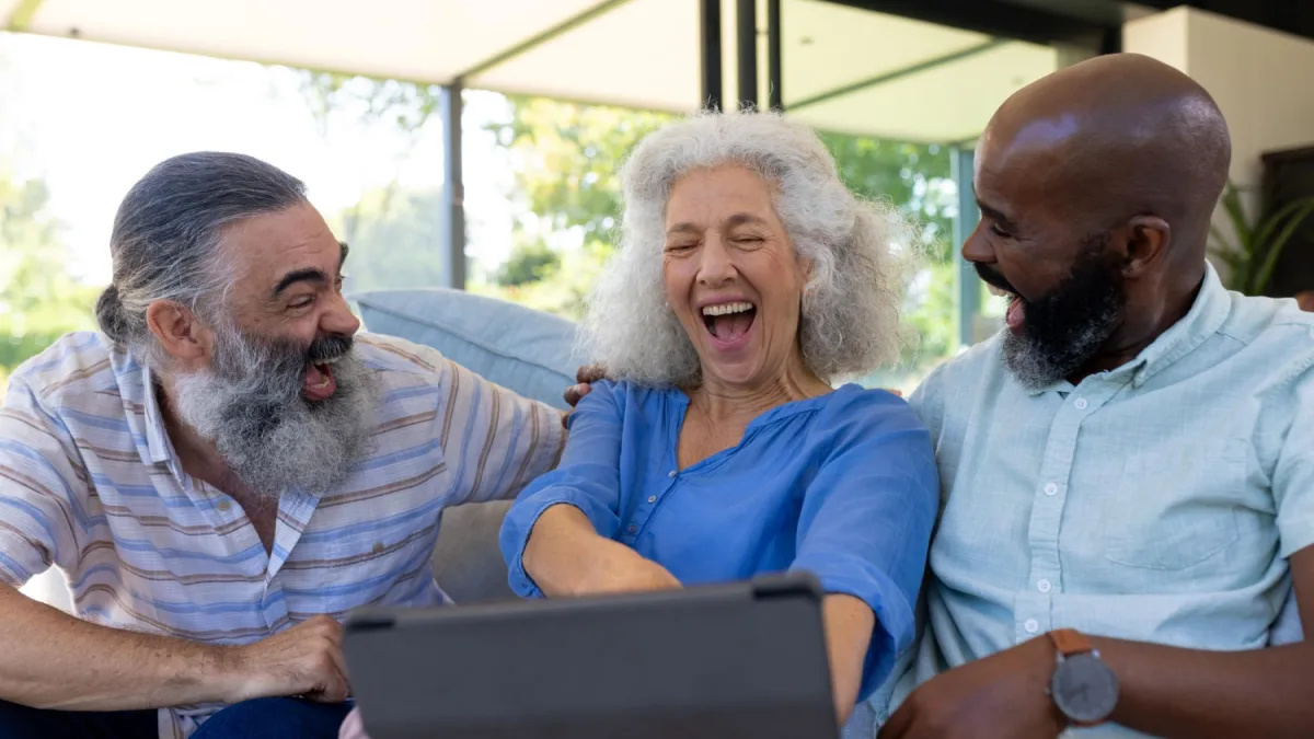 Aposentados do INSS já podem antecipar R$ 150 do benefício